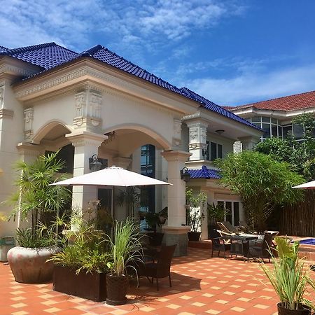 Villa D' Artagnan Hotel & Restaurant Sihanoukville Ngoại thất bức ảnh