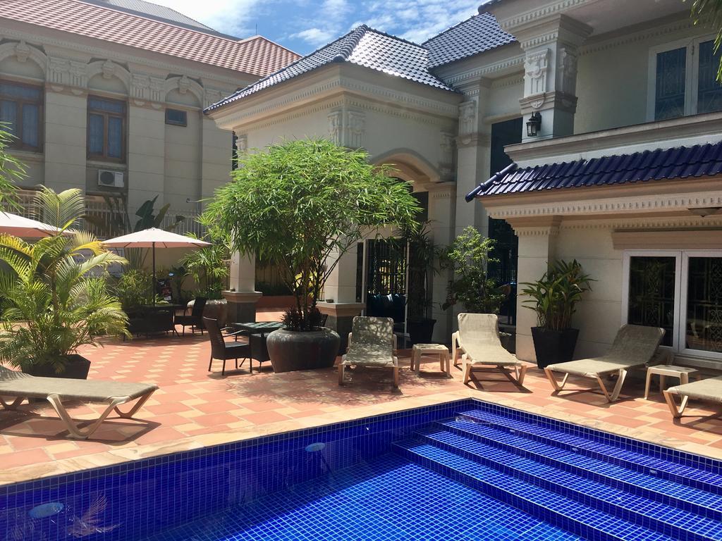 Villa D' Artagnan Hotel & Restaurant Sihanoukville Ngoại thất bức ảnh